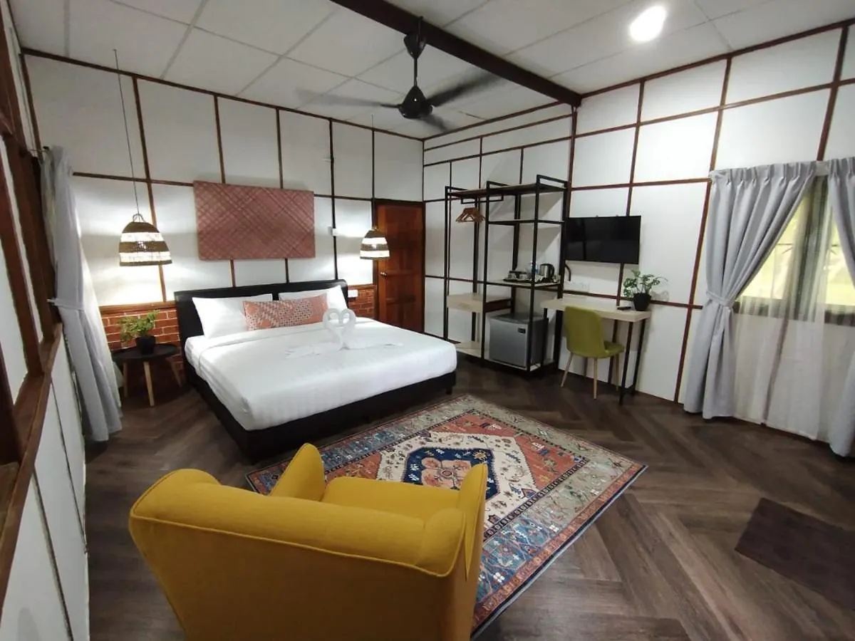 Api-api Eco Resort Pantai Kok 0*,