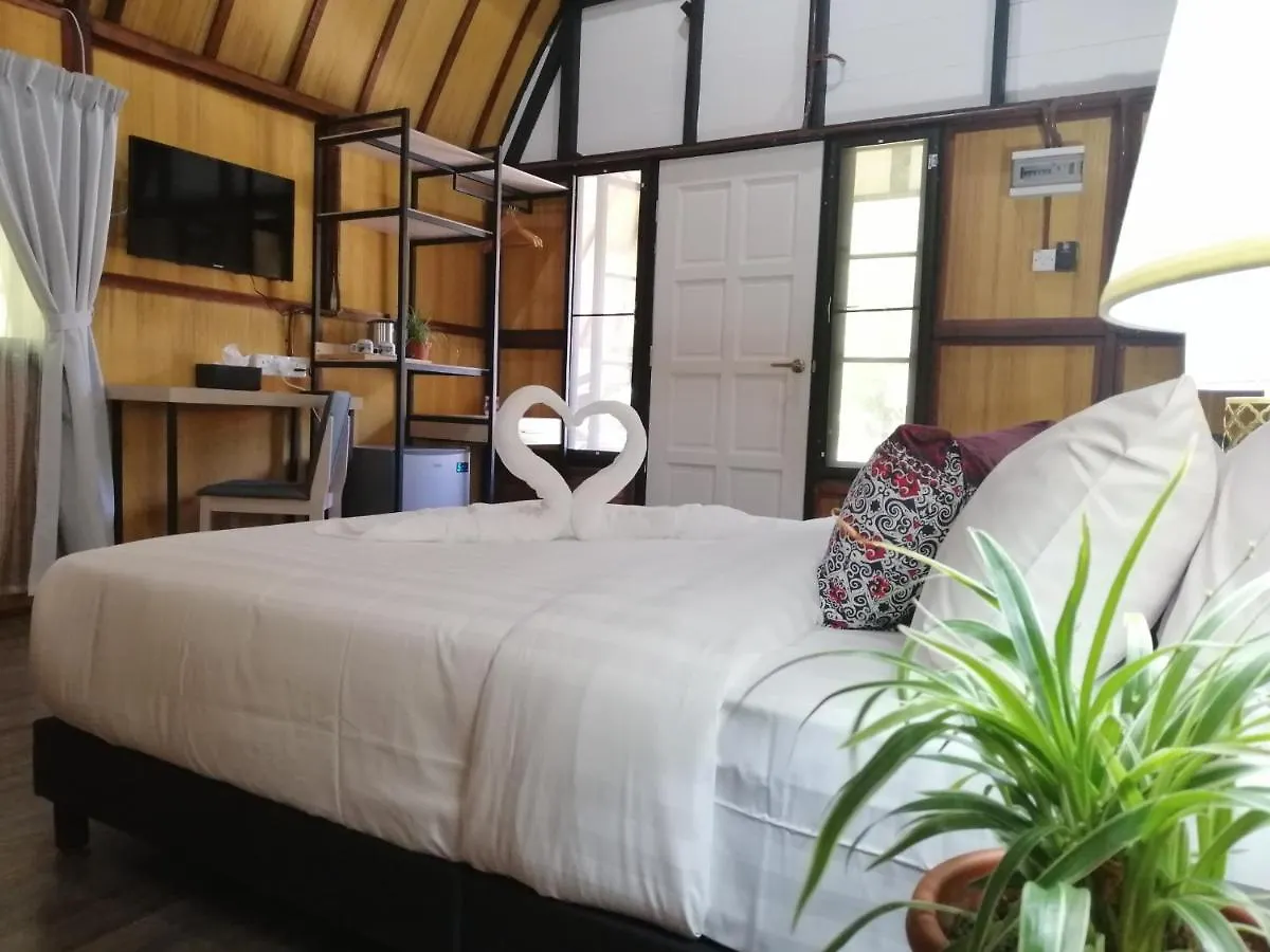 Resort Api-Api Eco Chalet Pantai Kok Malaysia