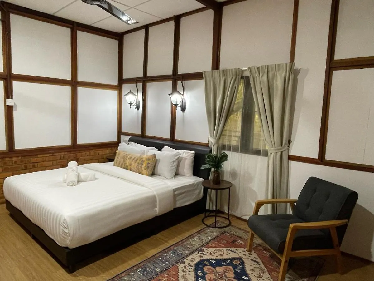 Курортный комплекс Api-Api Eco Chalet Пантай-Кок